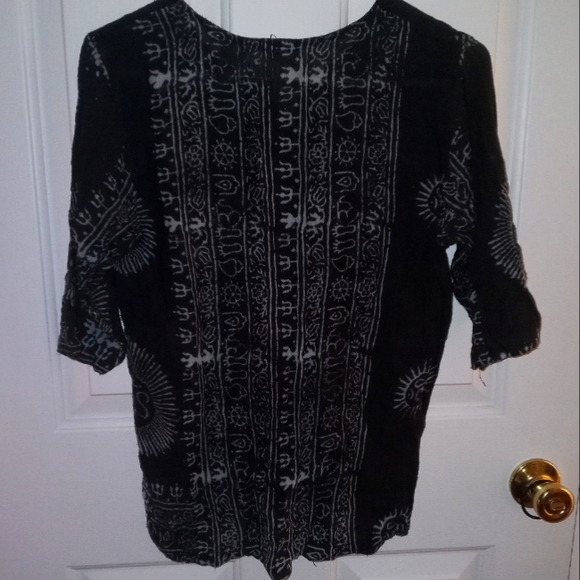 EARTHBOUND bojo quarter sleeve top. - Picture 2 of 3